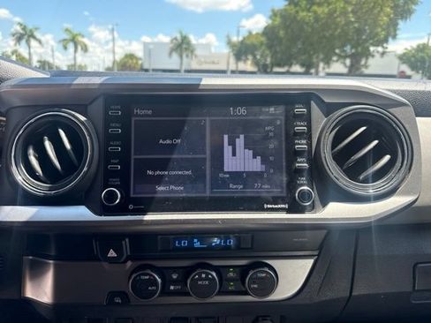 Used 2022 Toyota Tacoma SR5 w/ Technology Package RWD image 3