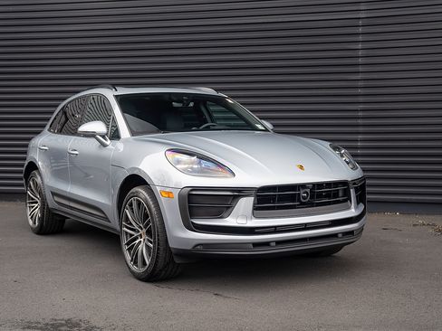 Certified 2026 Porsche Macan AWD/4WD image 27