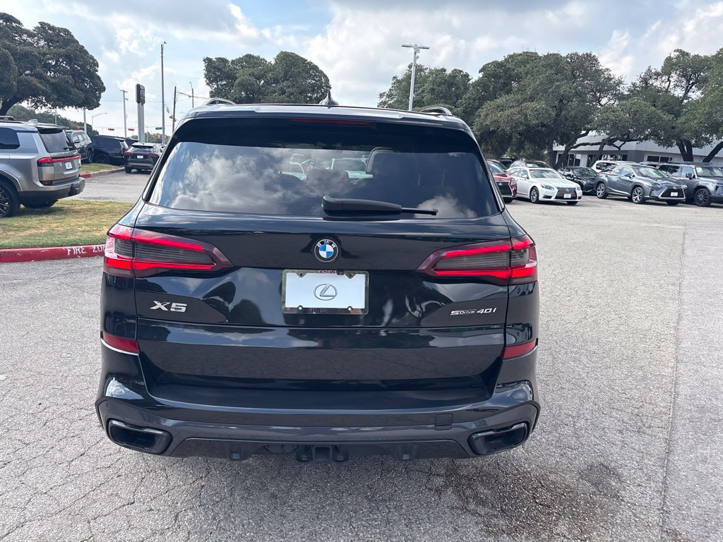 Used 2022 BMW X5 sDrive40i w/ M Sport Package RWD image 4
