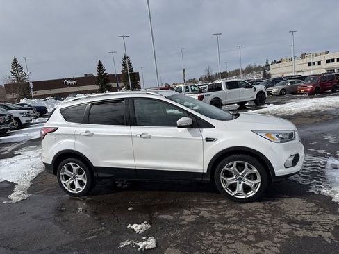 Used 2017 Ford Escape Titanium image 5