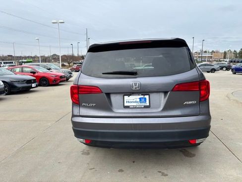 Used 2017 Honda Pilot LX image 6