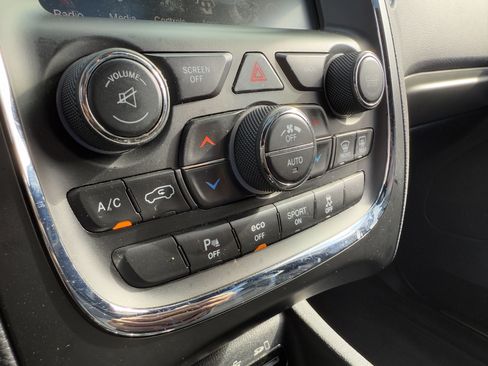 Used 2017 Dodge Durango R/T image 17