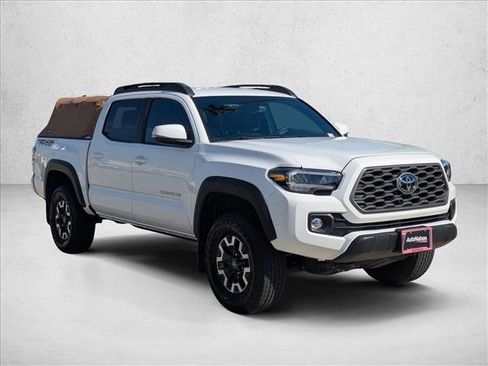 Used 2023 Toyota Tacoma TRD Off-Road image 3