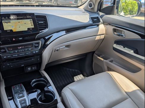 Certified 2021 Honda Pilot Touring image 9