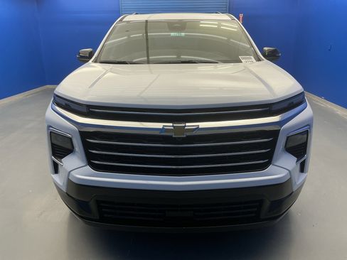 New 2026 Chevrolet Traverse High Country w/ LPO, Floor Liner Package image 4