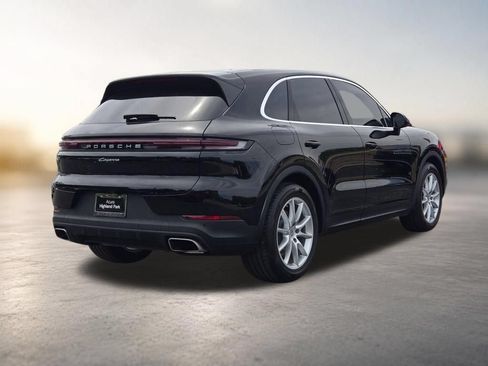 Used 2024 Porsche Cayenne AWD/4WD image 17