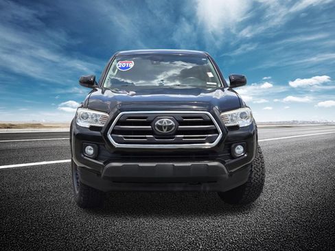 Used 2019 Toyota Tacoma SR5 RWD image 7