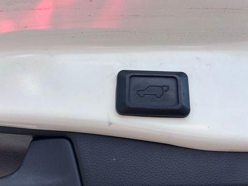 Used 2020 Toyota RAV4 XSE AWD/4WD image 24