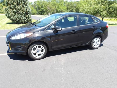 Used 2014 Ford Fiesta SE w/ Comfort Package FWD image 8