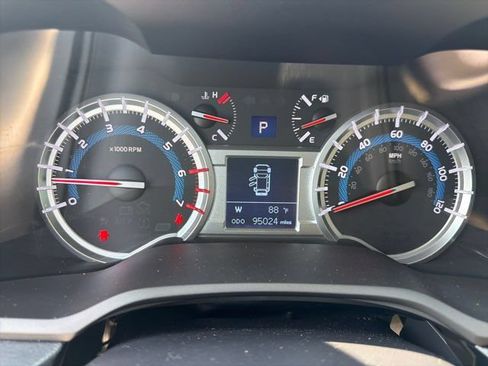 Used 2015 Toyota 4Runner Limited AWD/4WD image 34
