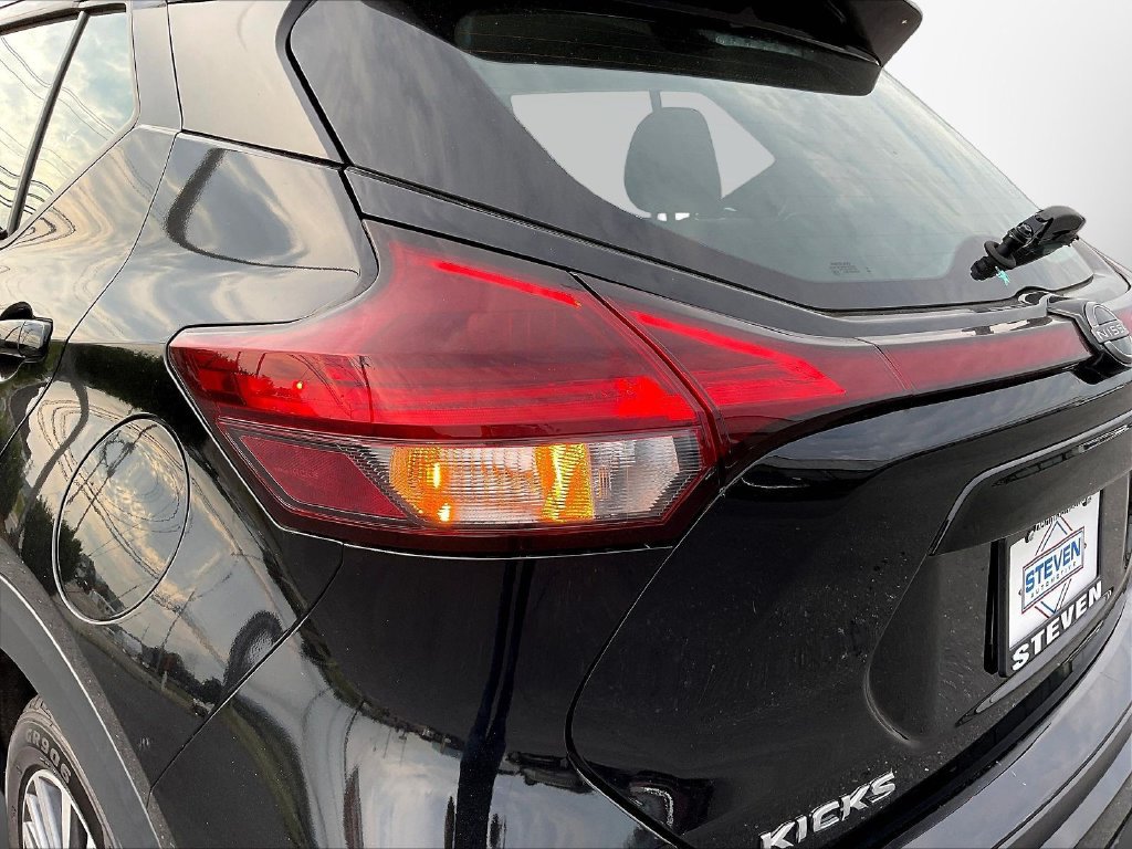 Used 2024 Nissan Kicks SR FWD image 25