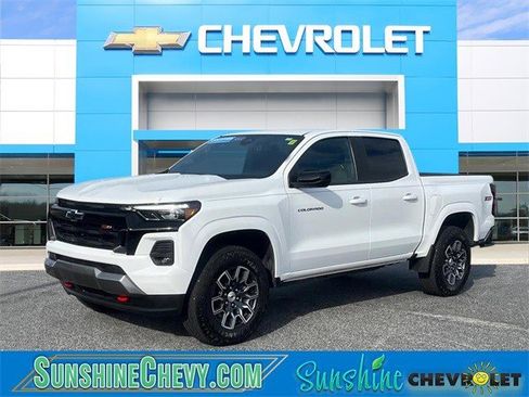 Certified 2024 Chevrolet Colorado Z71 w/ Z71 Convenience Package 2 image 1
