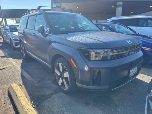 Used 2025 Hyundai Santa Fe Limited image 3