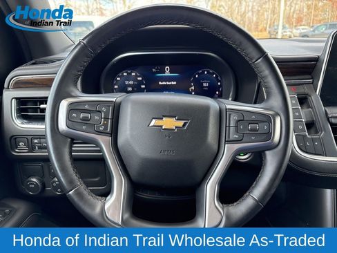 Used 2024 Chevrolet Suburban Premier image 18