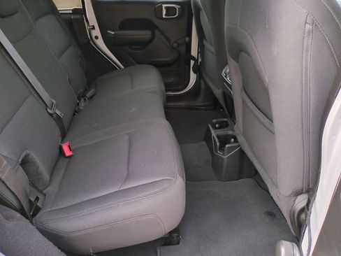 Used 2022 Jeep Wrangler Unlimited Sport image 16