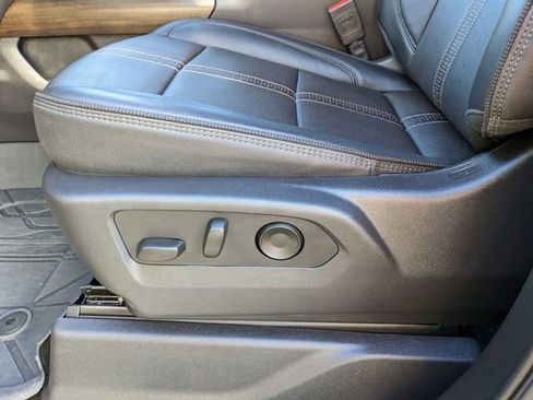 Certified 2025 Chevrolet Silverado 1500 High Country AWD/4WD image 21