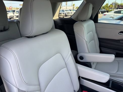 New 2026 Nissan Pathfinder SL w/ SL Premium Package image 25