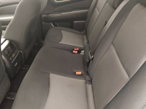 Used 2020 Nissan Pathfinder SV FWD image 18