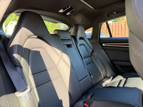 Used 2023 Porsche Panamera 4 Platinum Edition AWD/4WD image 31