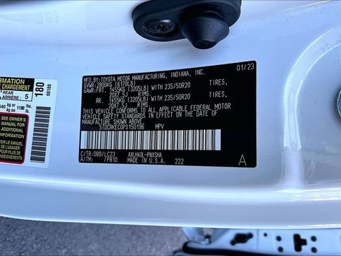 Used 2023 Toyota Sienna XSE image 18