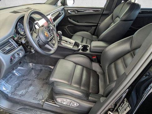 Used 2024 Porsche Macan AWD/4WD image 16