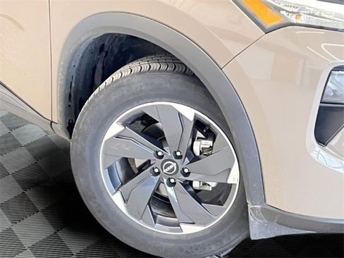 Used 2025 Nissan Rogue SV image 26