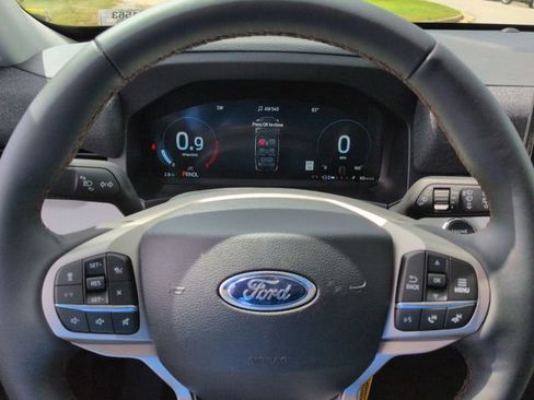 New 2025 Ford Explorer Active image 30