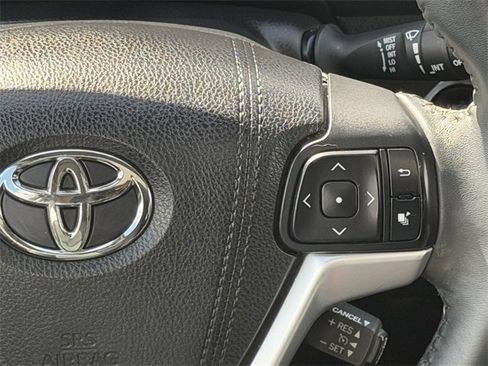 Used 2015 Toyota Highlander XLE image 13