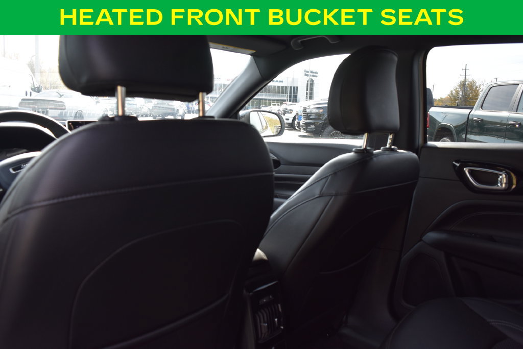 Used 2024 Jeep Compass Latitude w/ Convenience Group AWD/4WD image 14