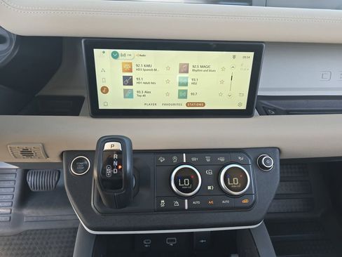 Used 2023 Land Rover Defender 110 S image 22