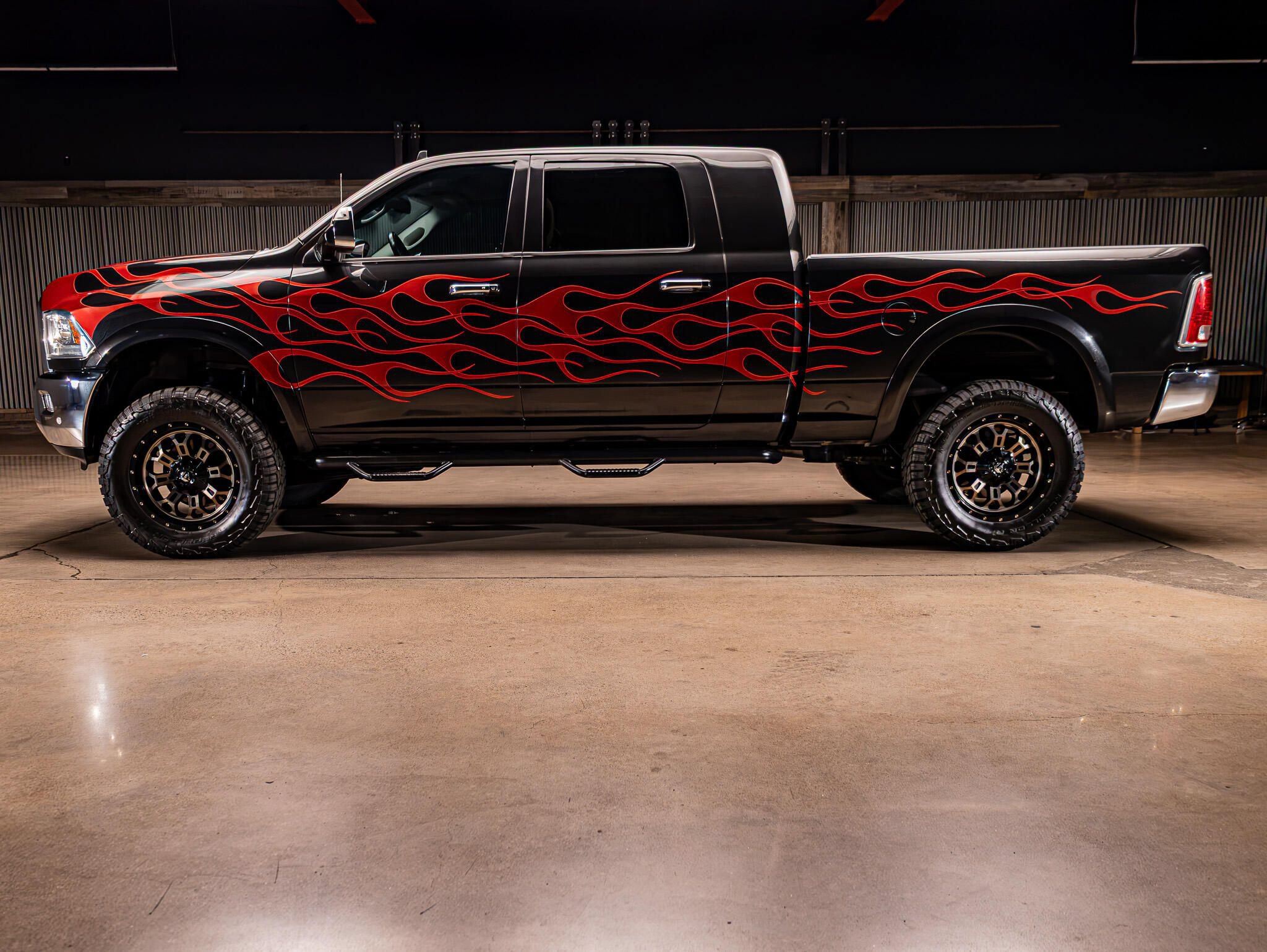 Used 2018 RAM 2500 Laramie w/ Convenience Group AWD/4WD image 10