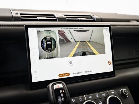 Used 2023 Land Rover Defender 110 X-Dynamic SE image 40