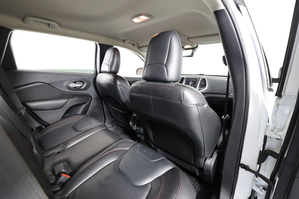 Used 2015 Jeep Cherokee Trailhawk w/ Comfort/Convenience Group AWD/4WD image 20