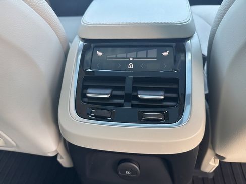 Used 2024 Volvo XC90 T8 Plus w/ Protection Package Premier image 18