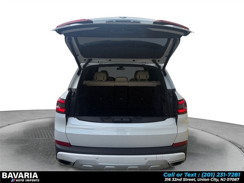 Used 2022 BMW X5 xDrive40i w/ Premium Package AWD/4WD image 18