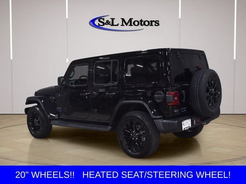 Used 2025 Jeep Wrangler Unlimited Sahara AWD/4WD image 5