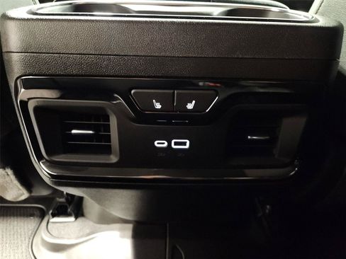 Used 2024 GMC Sierra 1500 AT4 w/ Technology Package AWD/4WD image 21