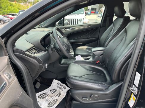 Used 2018 Lincoln MKC Premiere AWD/4WD image 16