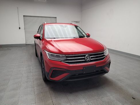 Used 2022 Volkswagen Tiguan SE w/ Panoramic Sunroof Package FWD image 14