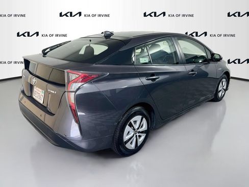 Used 2018 Toyota Prius Two w/ Prius Two Safety Plus Package FWD image 5