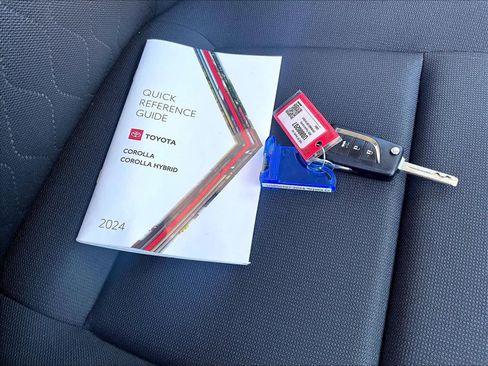 Used 2024 Toyota Corolla LE image 29
