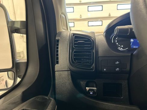 Used 2025 RAM ProMaster 2500 w/ U-Haul Equipment Group FWD image 19