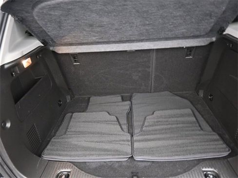 Used 2022 Chevrolet Trax LT w/ Midnight Edition image 25