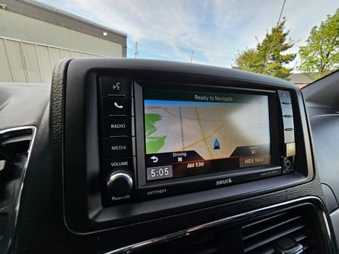 Used 2017 Dodge Grand Caravan GT image 30