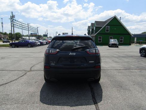 Used 2019 Jeep Cherokee Latitude Plus w/ Comfort/Convenience Group AWD/4WD image 6