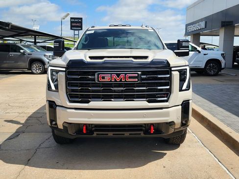 New 2026 GMC Sierra 2500 AT4 w/ AT4 Premium Plus Package AWD/4WD image 8