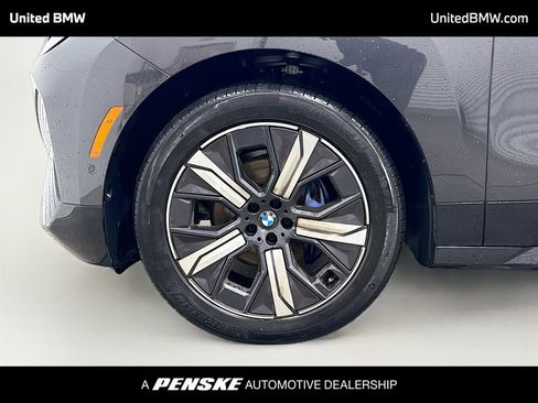 Used 2024 BMW iX xDrive50 w/ Premium Package AWD/4WD image 2
