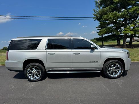 Used 2019 GMC Yukon XL SLE w/ Convenience Package AWD/4WD image 6
