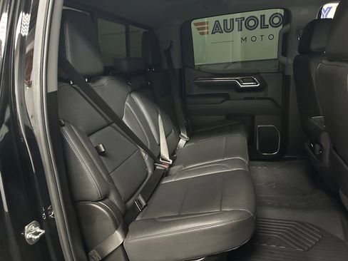 Used 2025 Chevrolet Silverado 1500 LT Trail Boss w/ LT Trail Boss Premium Package AWD/4WD image 21