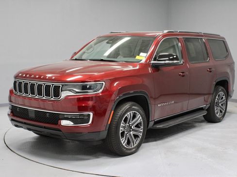 Used 2024 Jeep Wagoneer 4WD w/ Premium Group I image 8